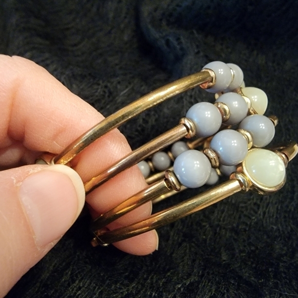 Set of 2 Vintage Pastel Acrylic Stretch Bracelet and Acrylic Bead Coil B… - Picture 10 of 11